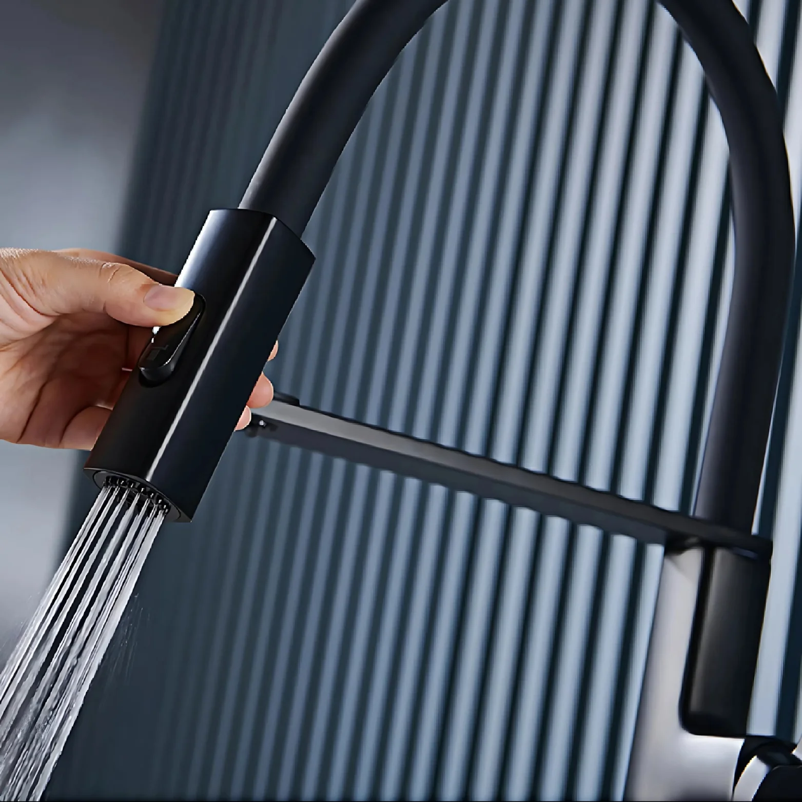 Deventer Premium - Luxury Design Pull-Down Kitchen Faucet - Image 3