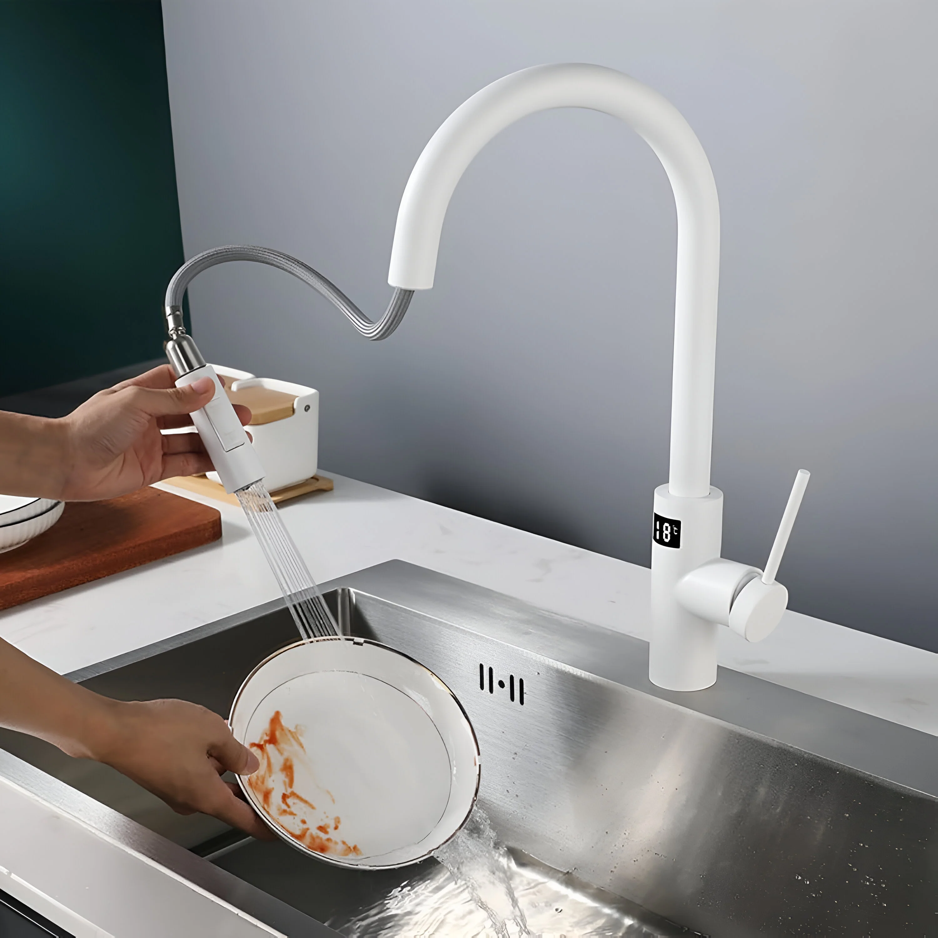 Falkenberg Pro - Touchless Smart Kitchen Faucet With Pull Out Spout - Image 10