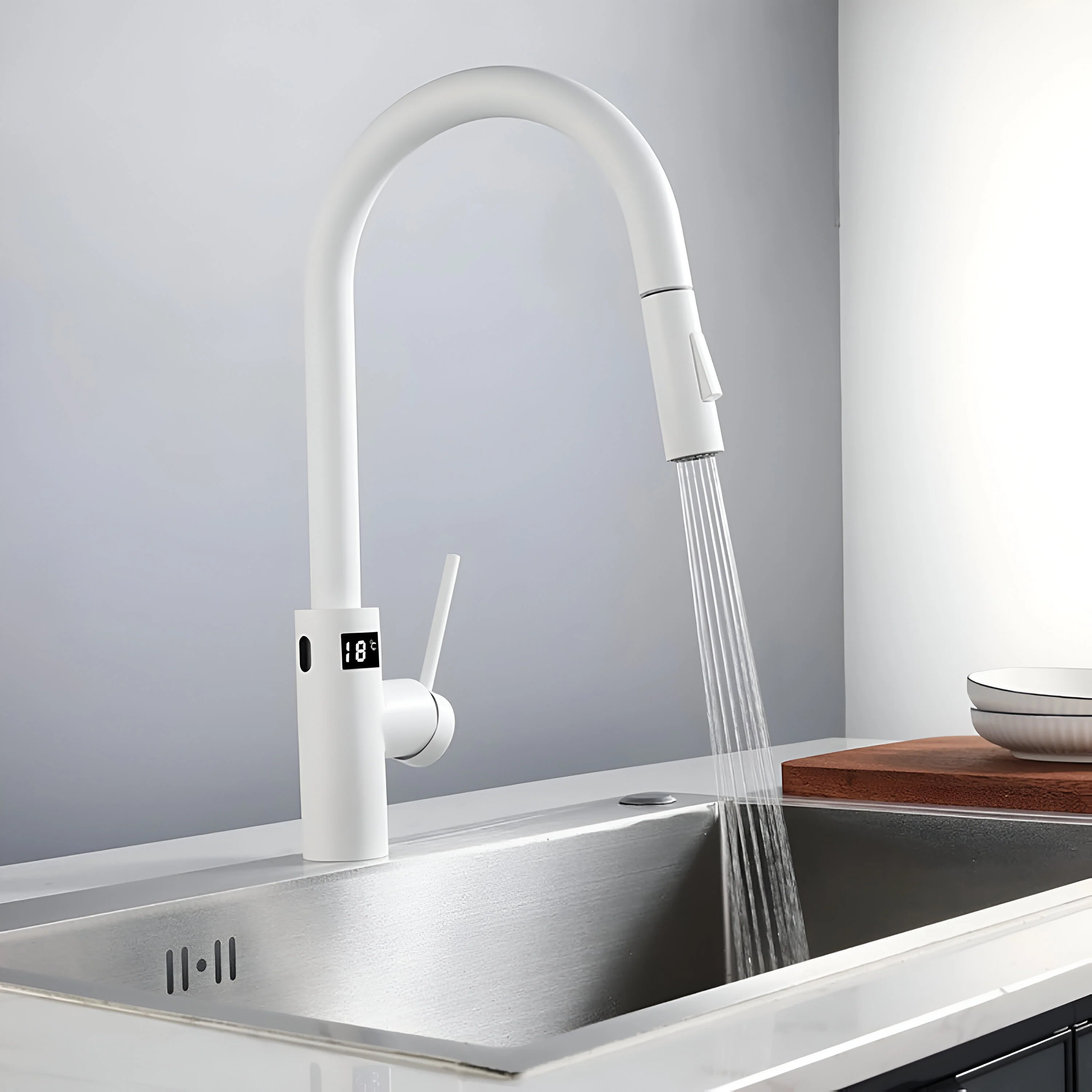 Falkenberg Pro - Touchless Smart Kitchen Faucet With Pull Out Spout - Image 6