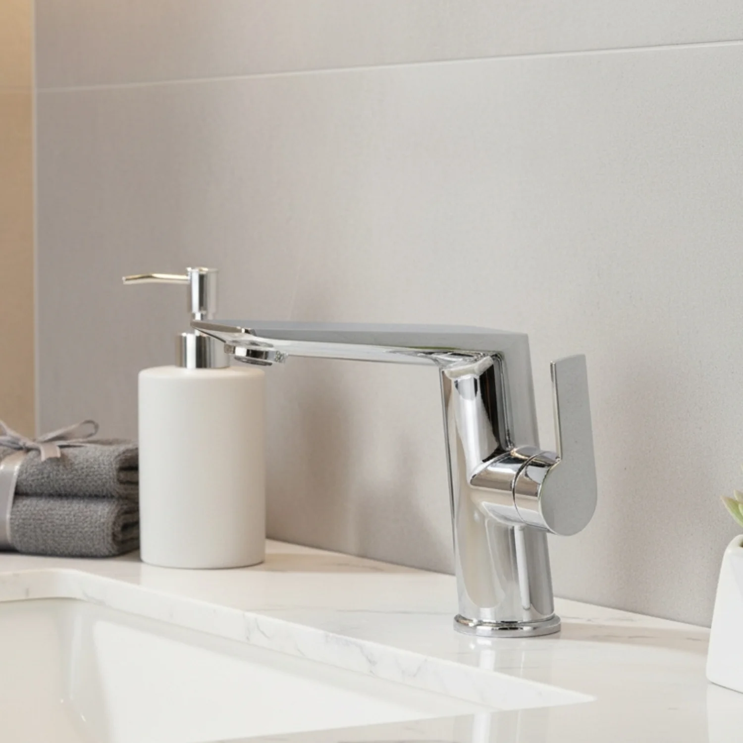 Halsa - Single Handle Mixer Bathroom Sink Faucet - Image 13