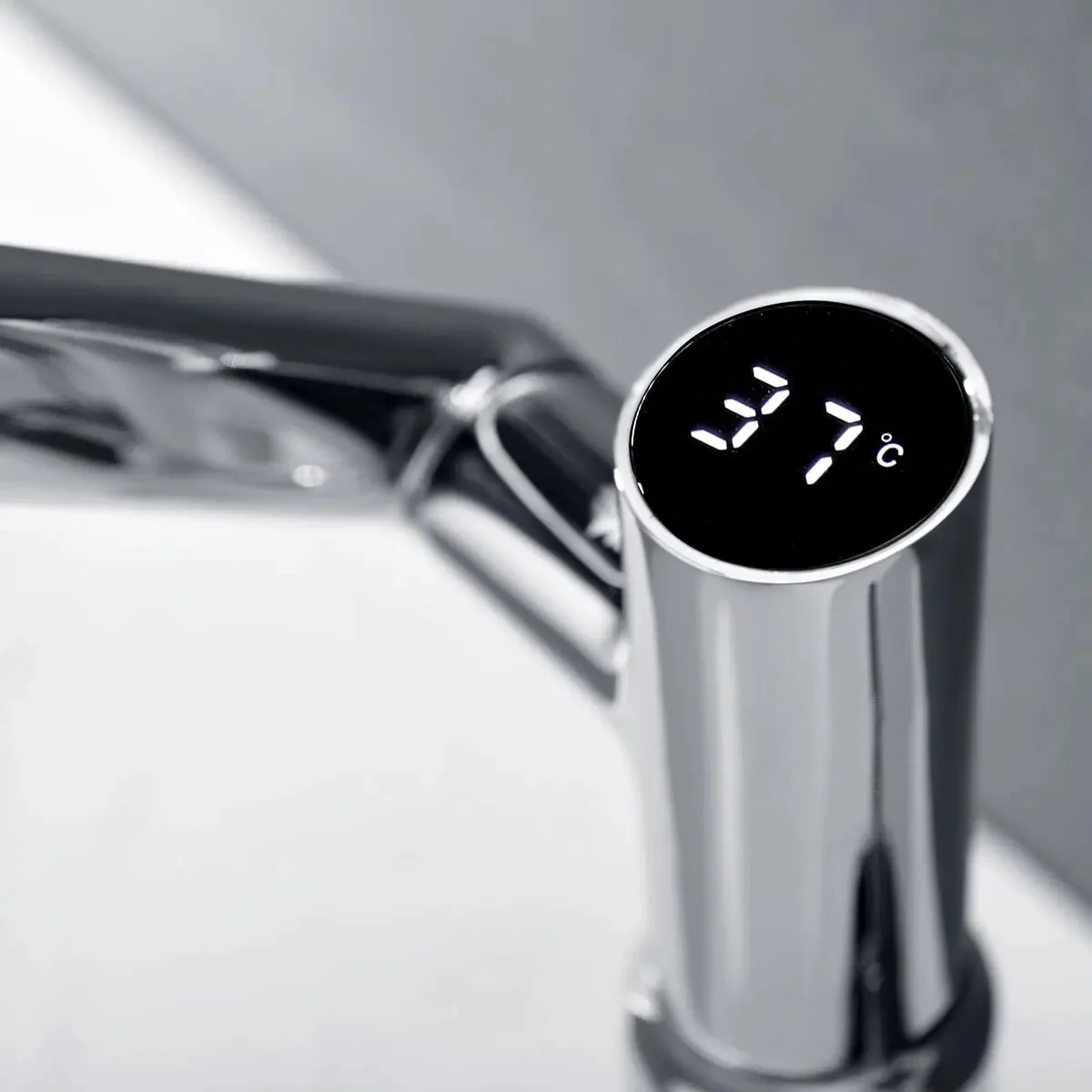 Leiden - Smart Rotating Bathroom Faucet With Temperature Display - Image 14