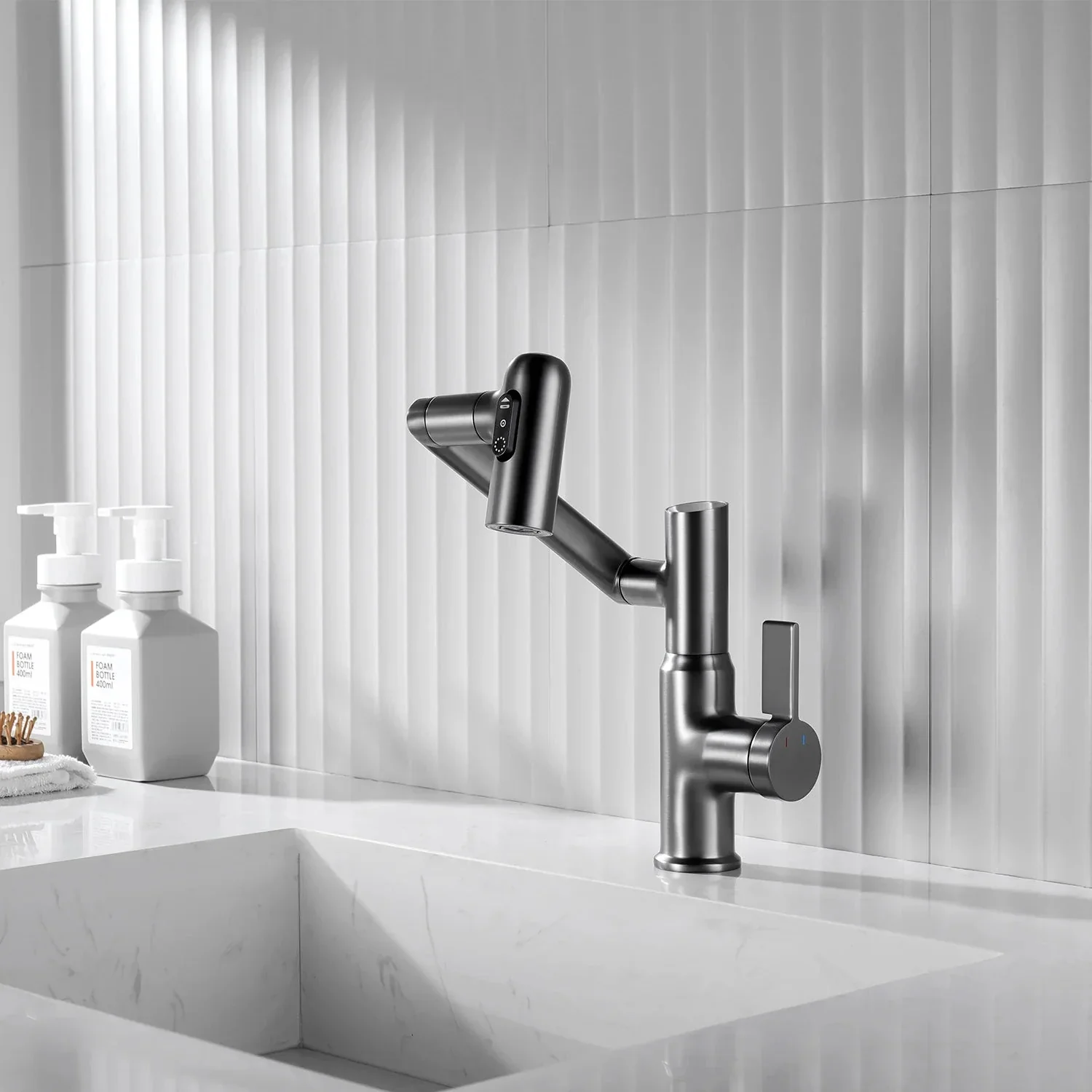 Leiden - Smart Rotating Bathroom Faucet With Temperature Display - Image 3