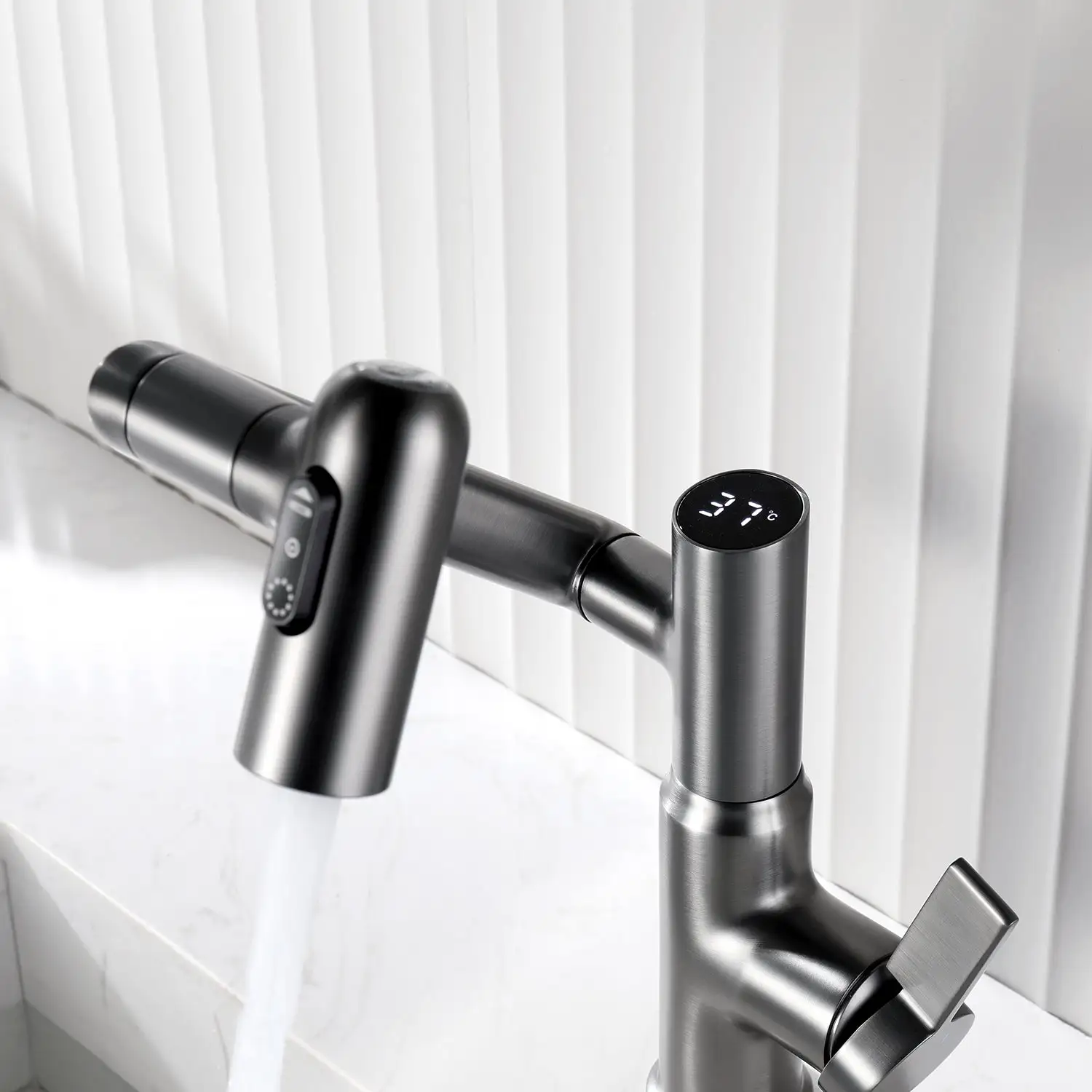 Leiden - Smart Rotating Bathroom Faucet With Temperature Display - Image 6