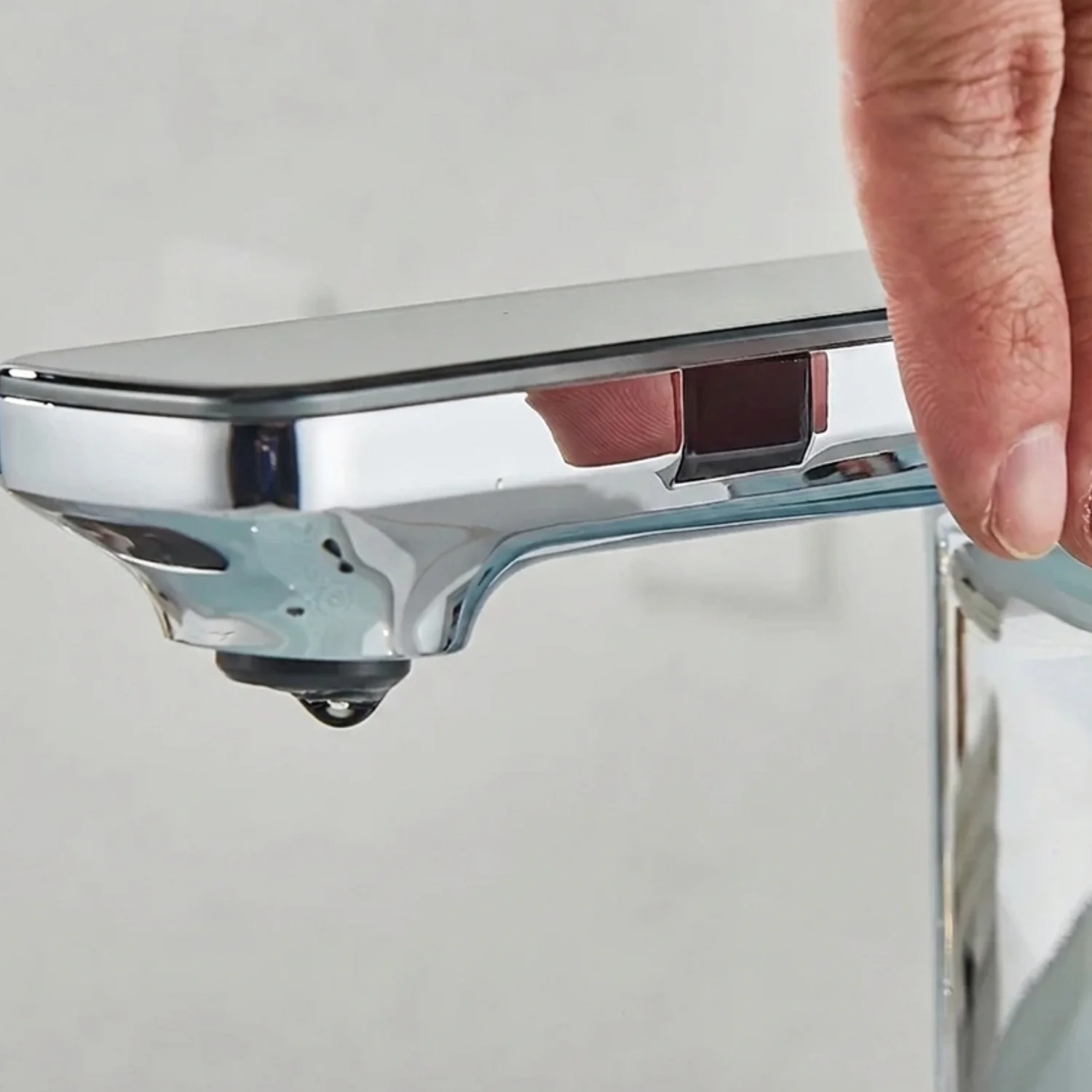 Voss - Smart Sensor Digital Basin Faucet - Image 14